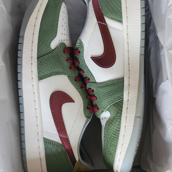 Air Jordan 1 Retro Low OG ‘Year of the Dragon’ - Picture 5 of 16